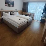 Pensión Gaestehaus Holaus 3*