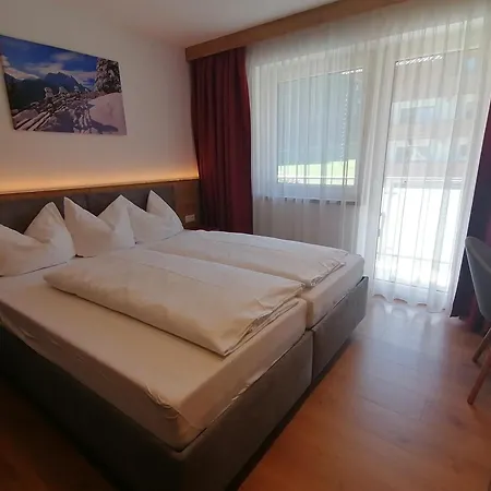 Guest house Gastehaus Holaus 3*