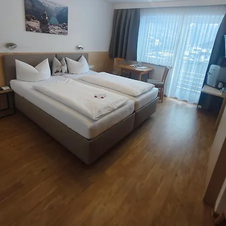 Guest house Gastehaus Holaus 3*