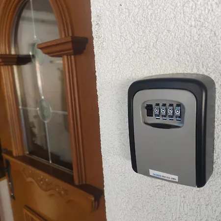 Gastehaus Holaus Guest house Mayrhofen