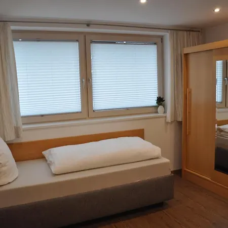 Gastehaus Holaus 3* Mayrhofen