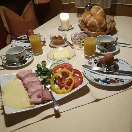 Guest house Gastehaus Holaus 3*