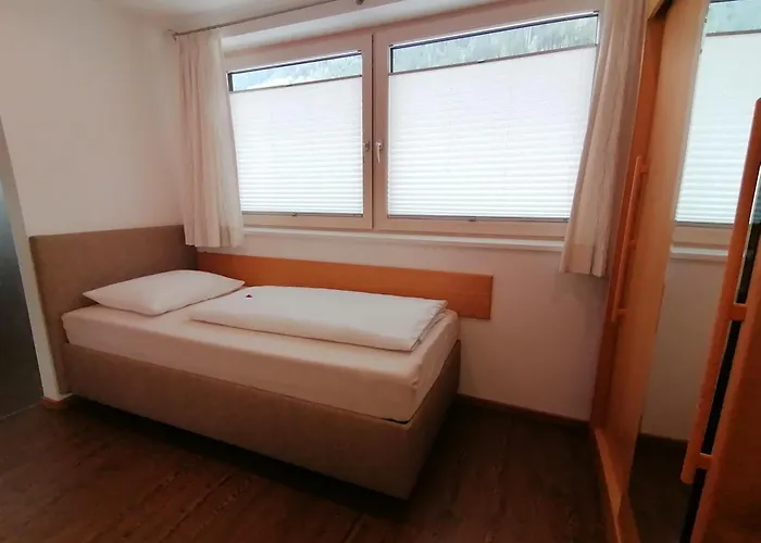 Konukevi Gaestehaus Holaus Mayrhofen
