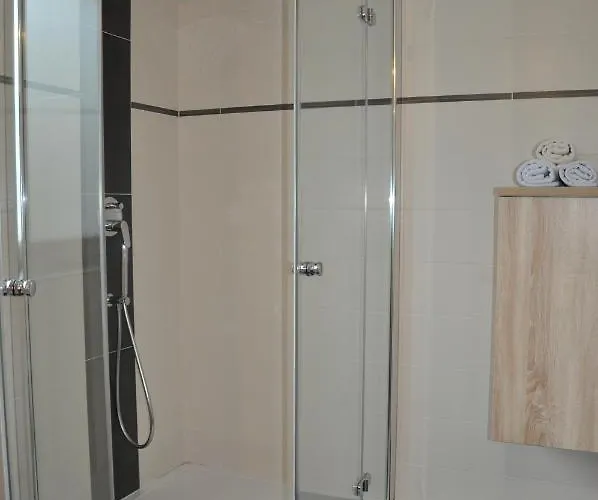 Konukevi Gaestehaus Holaus 3*